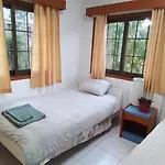 山林小屋 Kampi Double Storey House In The Village 尼科西亚
