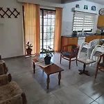 山林小屋 Kampi Double Storey House In The Village 尼科西亚