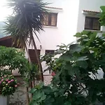 山林小屋 Kampi Double Storey House In The Village 尼科西亚