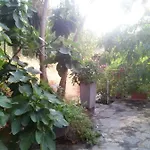 山林小屋 Kampi Double Storey House In The Village