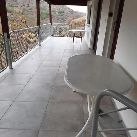 Kampi Double Storey House In The Village ロッジ ニコシア