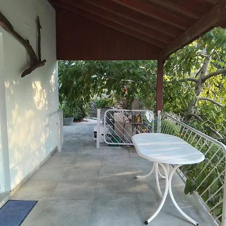 ロッジ Kampi Double Storey House In The Village