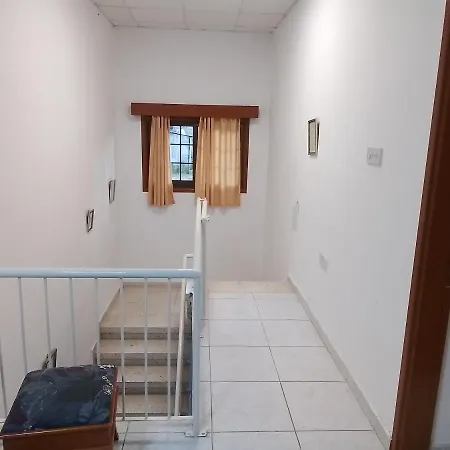 山林小屋 Kampi Double Storey House In The Village 尼科西亚
