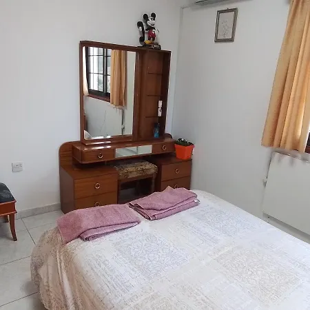 Kampi Double Storey House In The Village Lodge *