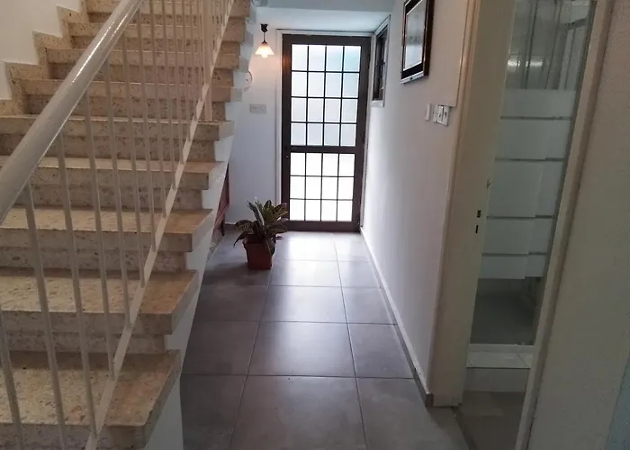 Kampi Double Storey House In The Village *