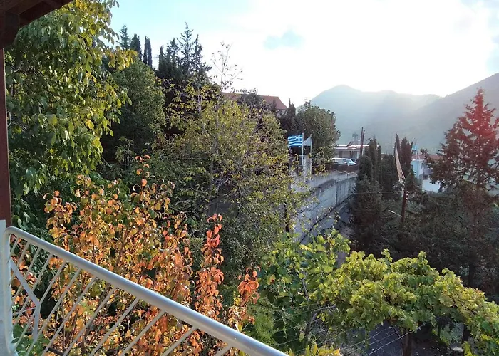 Kampi Double Storey House In The Village Lodge *