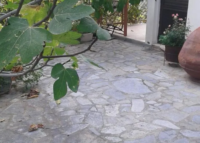 Kampi Double Storey House In The Village Lodge